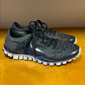 Reebok RealFlex Women’s Black/Gray Sneakers 9.5 US